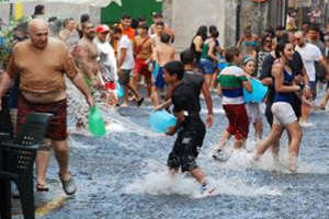 'A Chiena, la festa annuale dell'acqua a Campagna