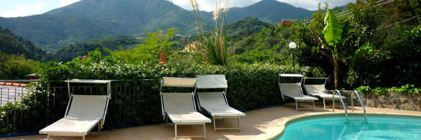 La piscina del Resort Costa Morroni