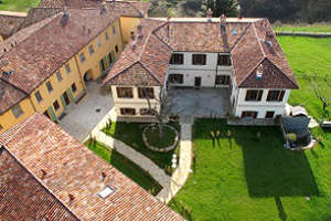 Vista dall'alto dell'Agriturismo Galbusera Bianca