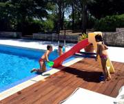 casavacanza_trullallegro_bimbi_piscina